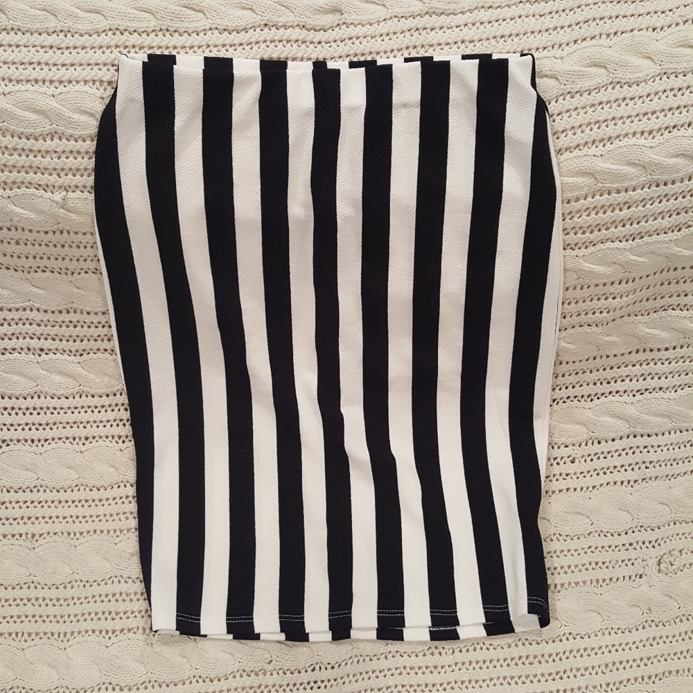 Black & White Vertical Stripe Pencil Skirt
